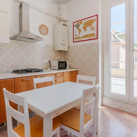 Guesthost - Bright X6 With Terrace Appartement Gênes