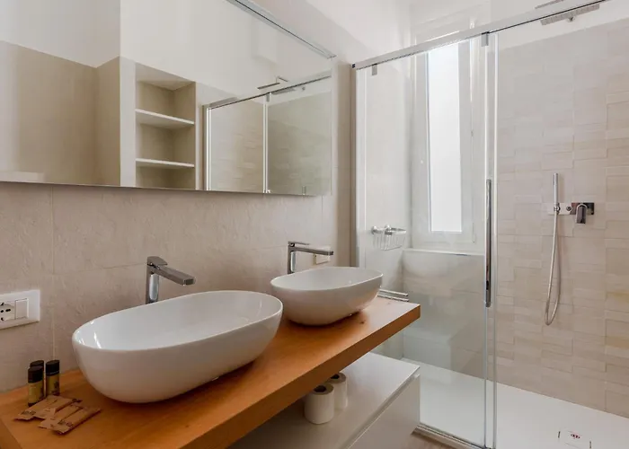 Apartment Guesthost - Bright X6 With Terrace Genoa