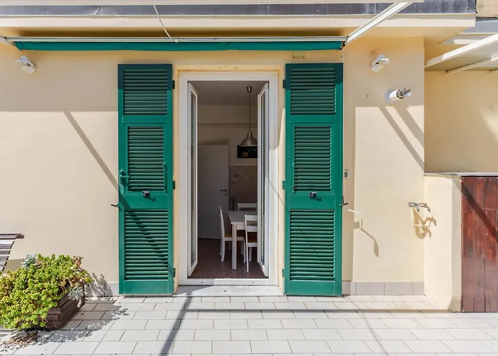 Guesthost - Bright X6 With Terrace Genoa