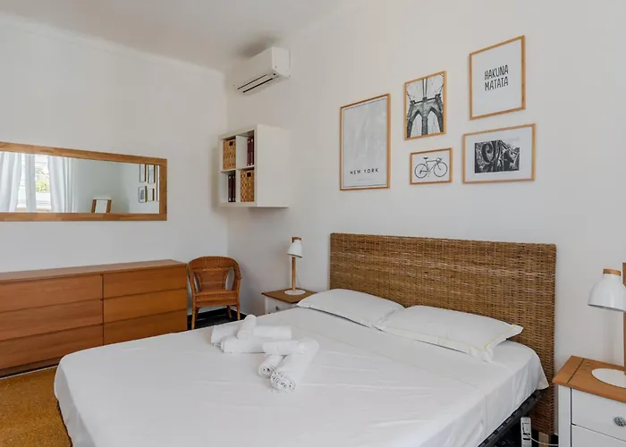 Apartment Guesthost - Bright X6 With Terrace Genoa