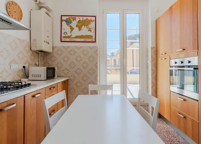 Apartment Guesthost - Bright X6 With Terrace Genoa