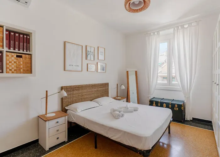 Guesthost - Bright X6 With Terrace Apartment Genoa