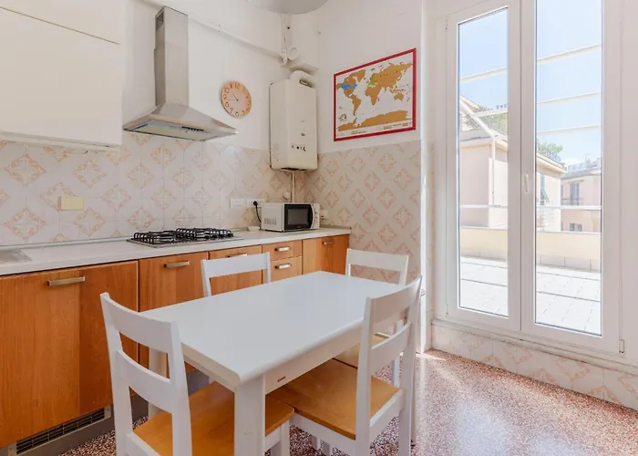 Guesthost - Bright X6 With Terrace Apartment Genoa